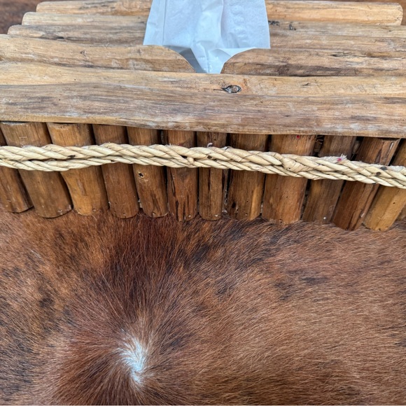 Rustic Log Tissue Box Holder - Picture 4 of 6